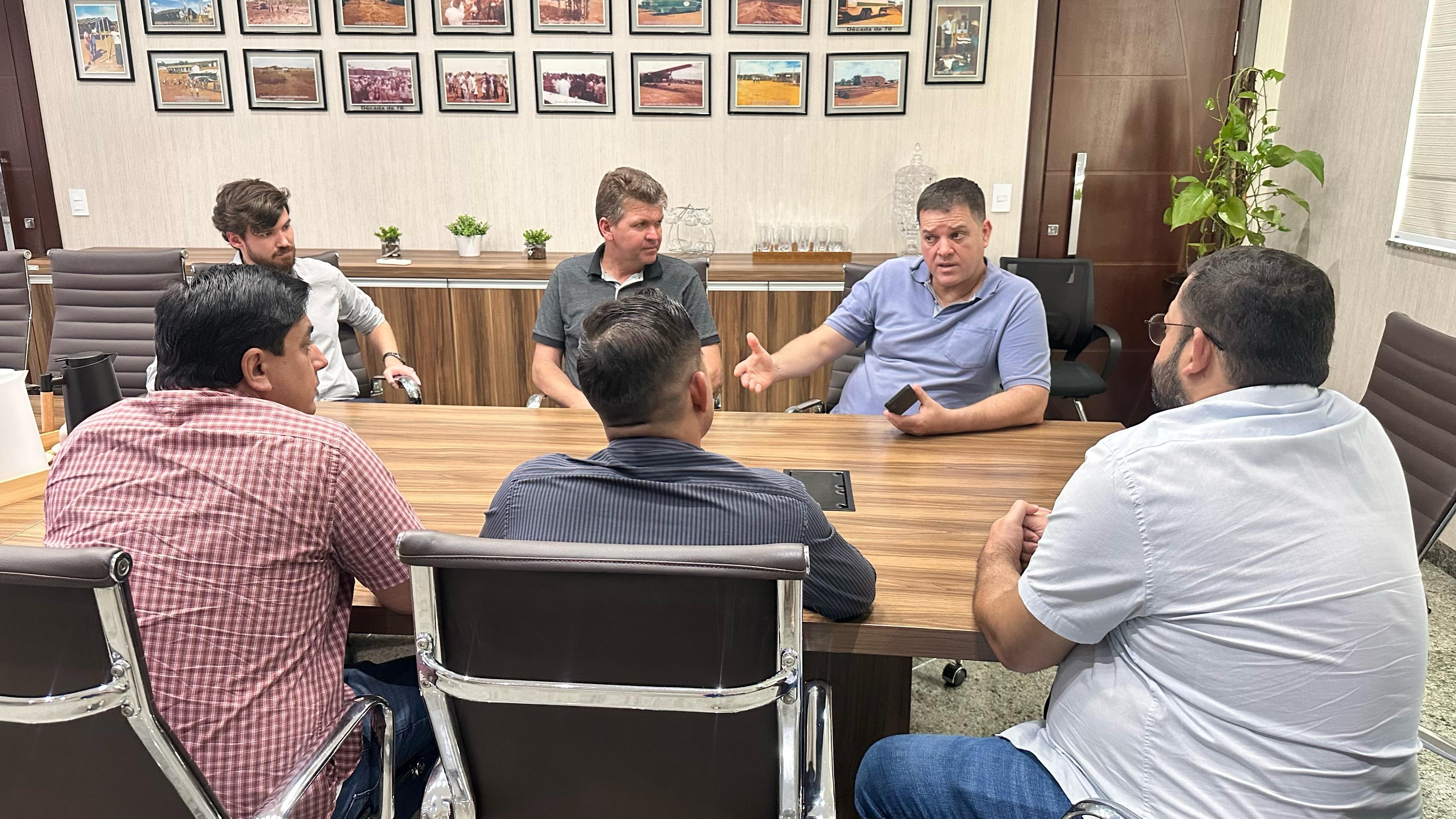 Vereador Célio Garcia participa de visita técnica ao transporte público de Lucas do Rio Verde