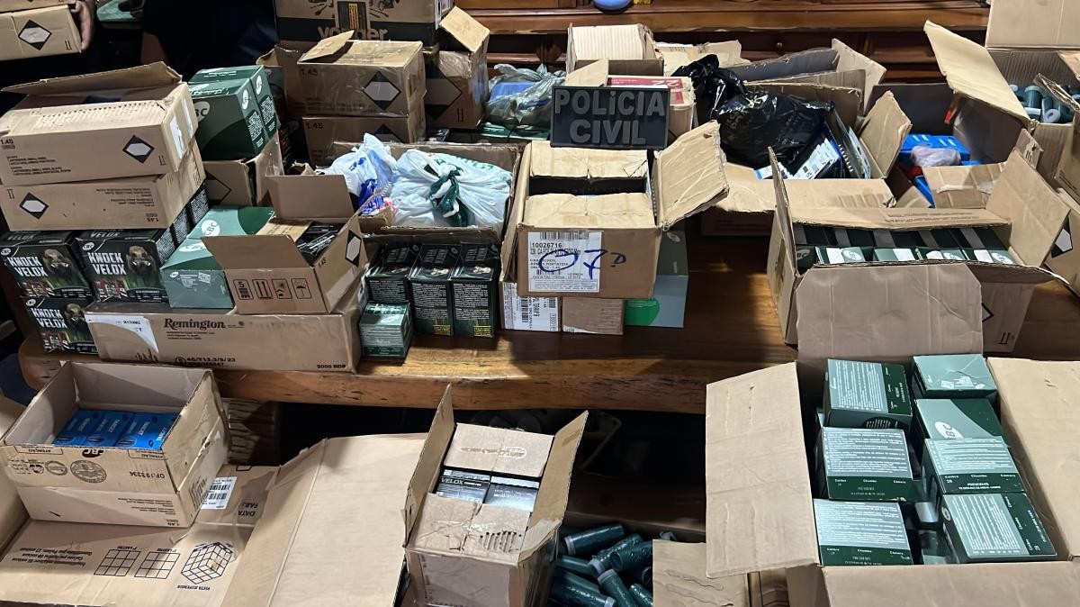 Operação busca 4 pessoas por venda ilegal de armas para facção de MT