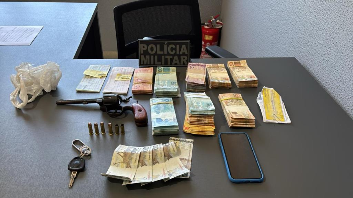 Trio invade casa de empresário, esfaqueia vítimas e troca tiros com a PM