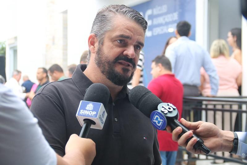 Secretário de Saúde de Sinop surpreende ao divulgar telefone pessoal nas unidades e aproxima gestão da população