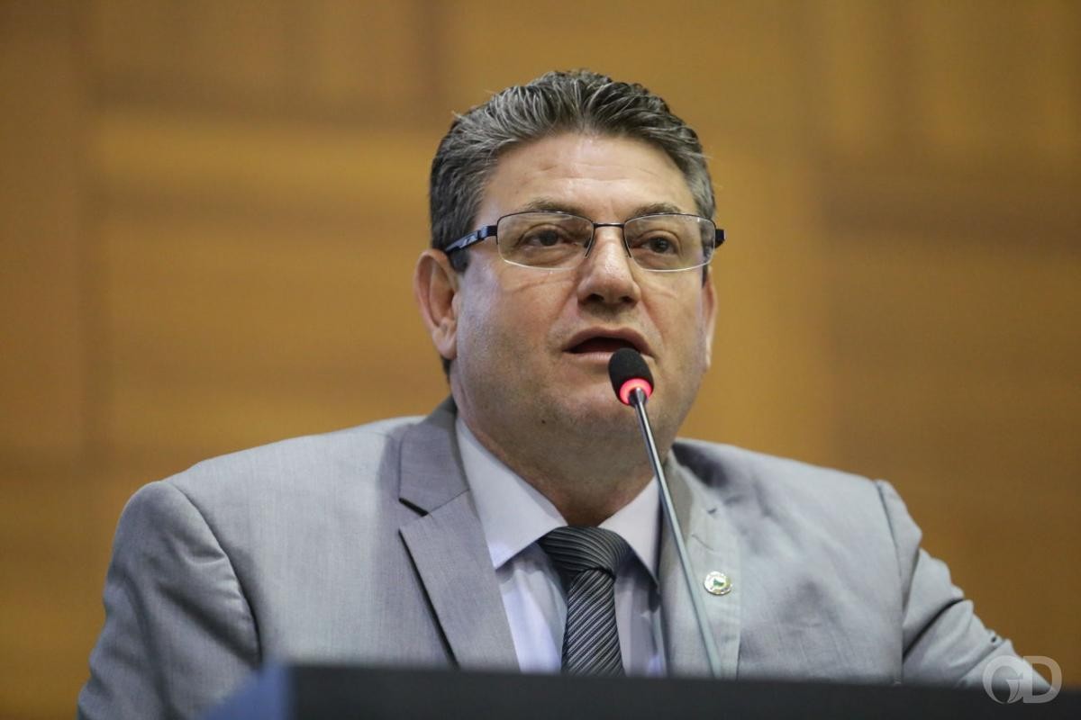 Deputado afirma que ganhou obra do governo Mauro Mendes