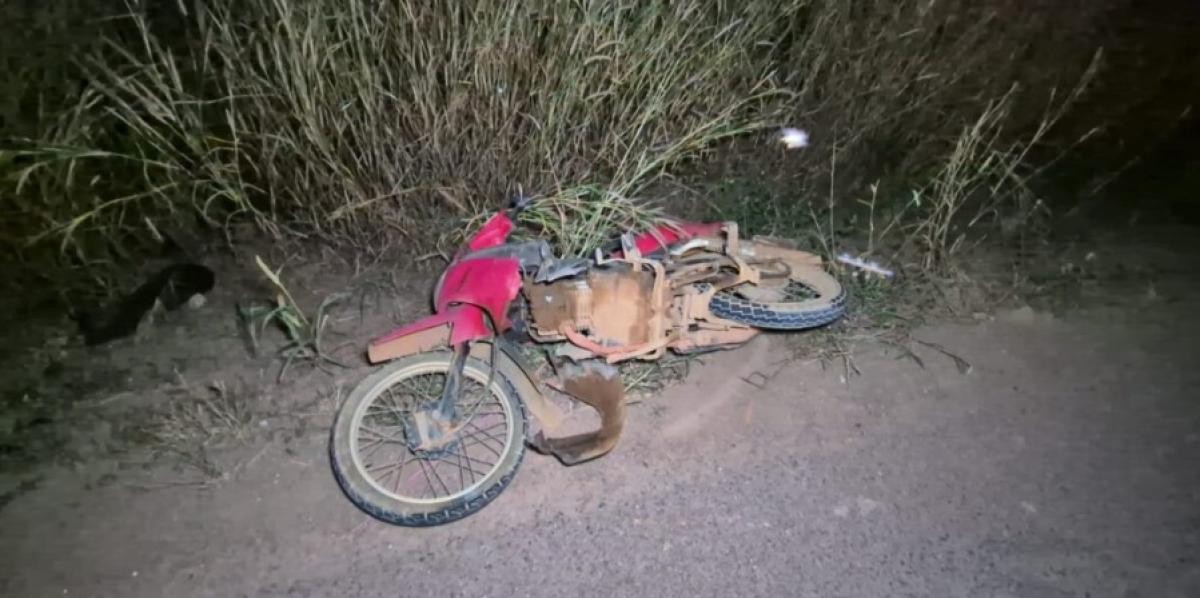 Idoso morre em grave acidente entre carro e moto no interior