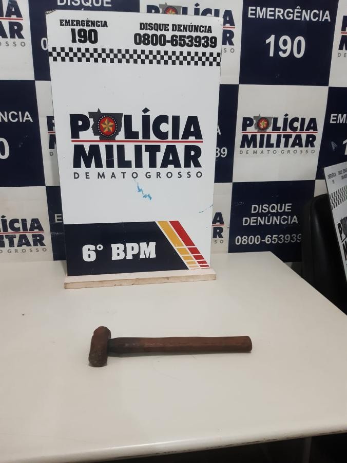 Menino de 13 anos tenta salvar mãe de agressões e acaba atacado com marreta