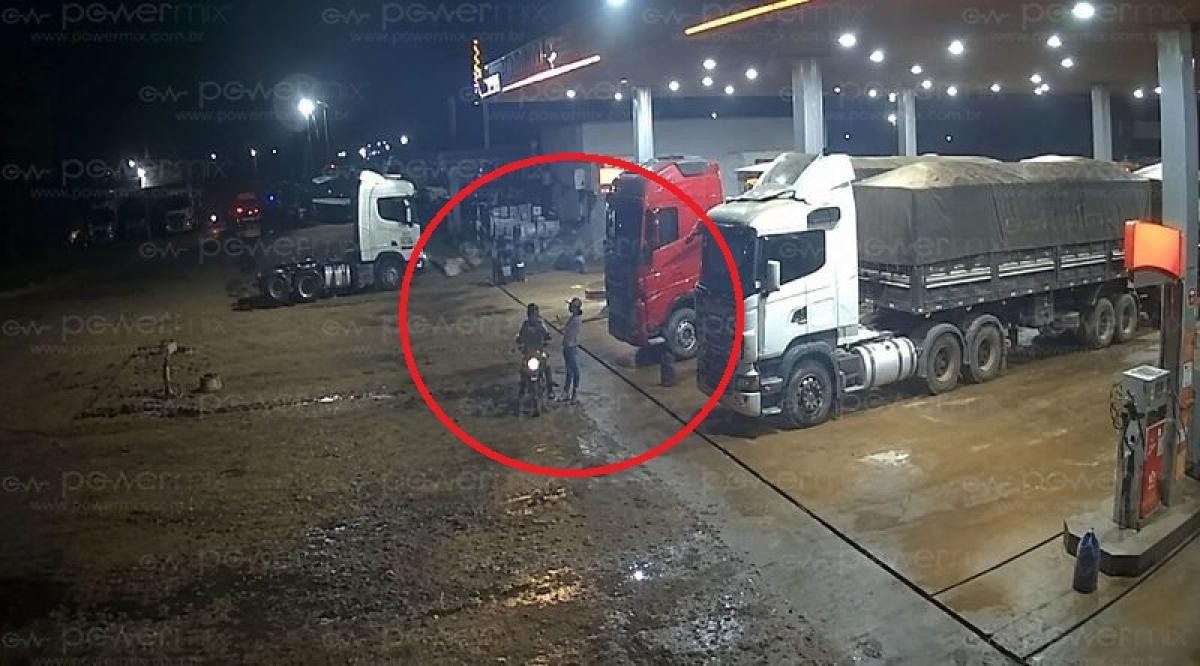 Dupla tenta matar homem a tiros em pátio de posto de combustível de Mutum