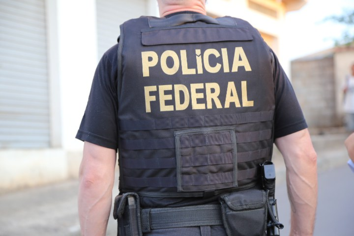 PF deflagra operação contra tráfico internacional de drogas por aviões