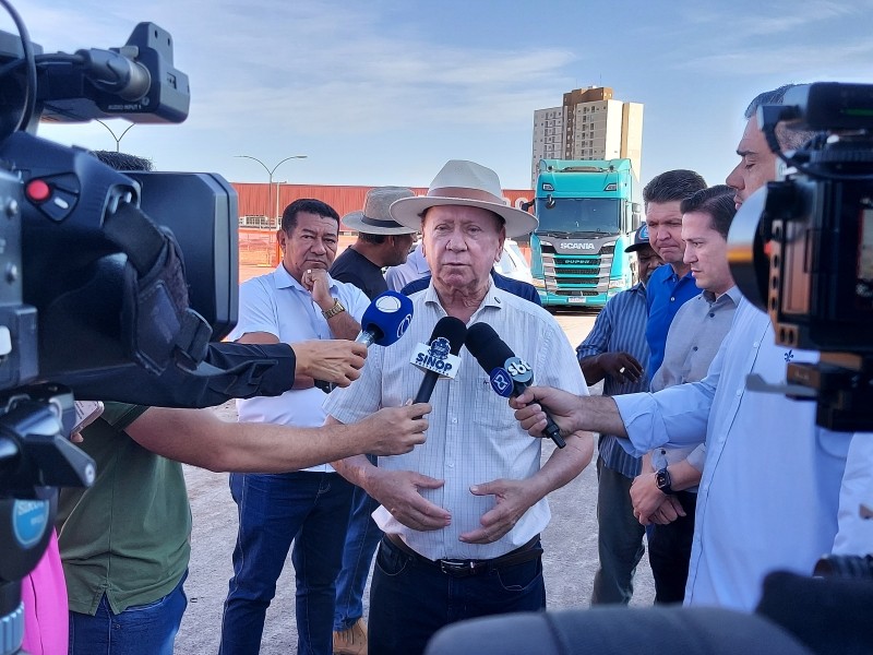 Prefeitura de Sinop determina que empresa refaça obra de asfalto da rua Alberto Baranjak