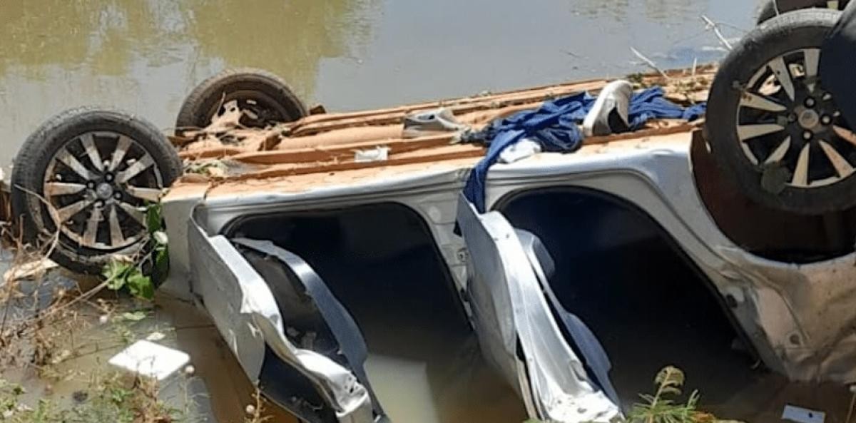 Motorista morre durante acidente em MT; carro cai na lagoa
