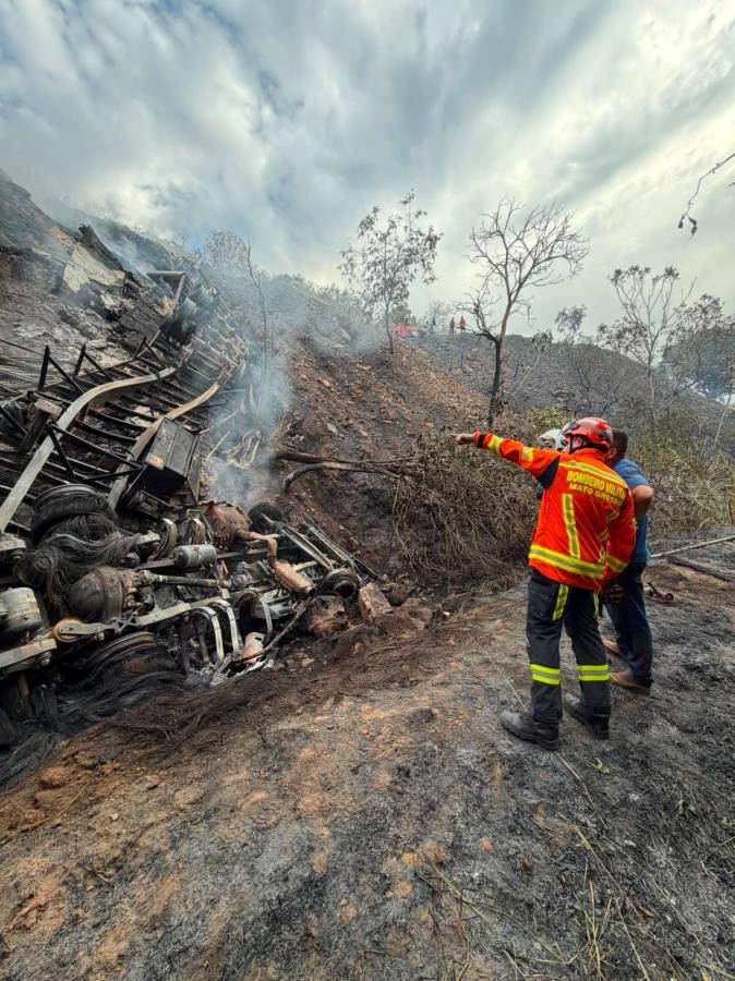 Motorista que morreu carbonizado após acidente em MT é identificado