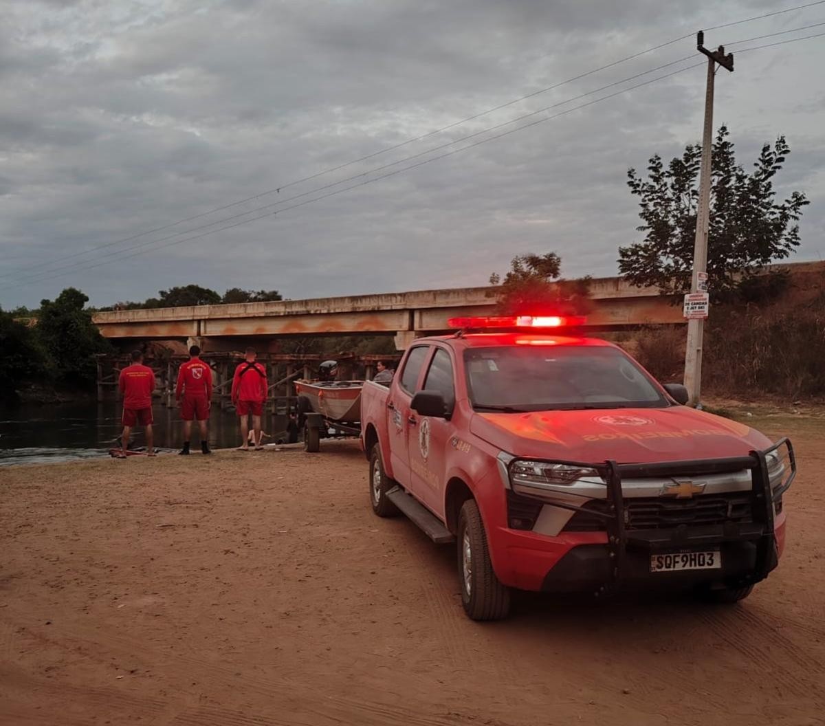 Jovem morre afogado durante lazer com amigos em rio
