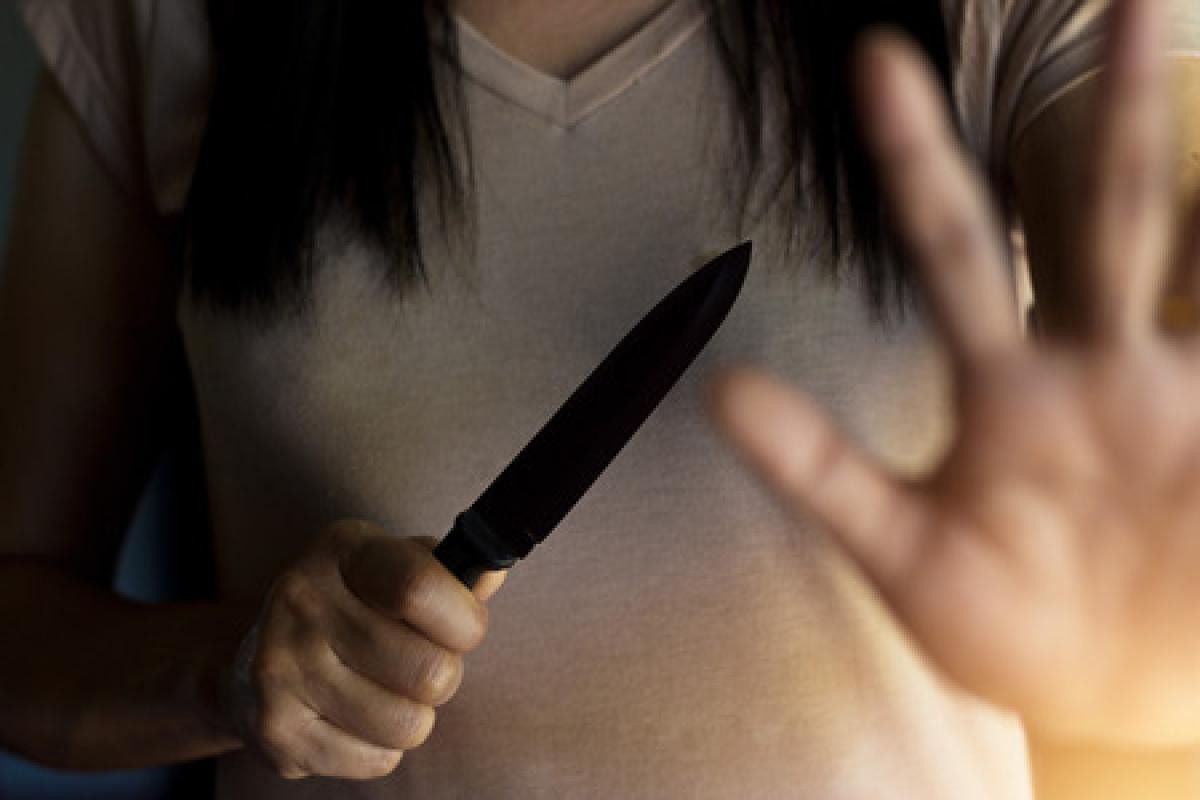 Mulher esfaqueia o marido após discussão durante bebedeira