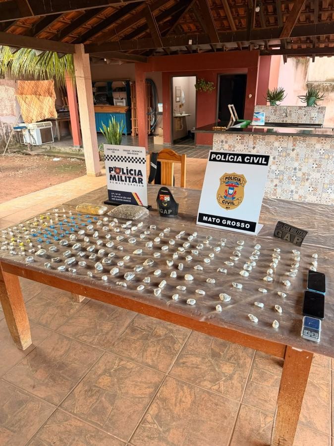 Traficantes são presos com 200 porções de drogas no interior de MT